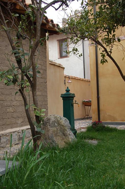 La Corte Di Lucina Terralba Bagian luar foto