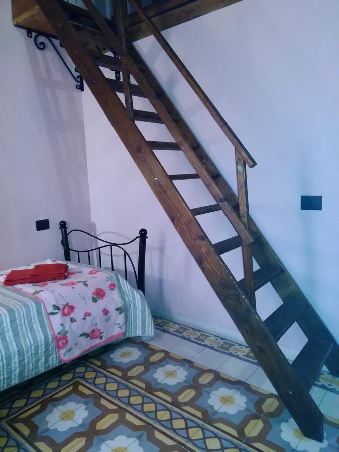 La Corte Di Lucina Terralba Bagian luar foto