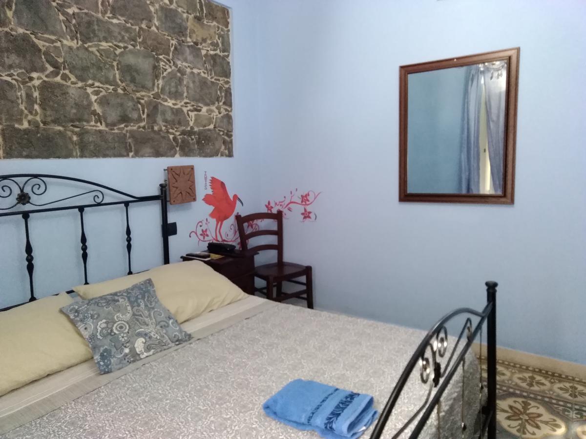 La Corte Di Lucina Terralba Bagian luar foto