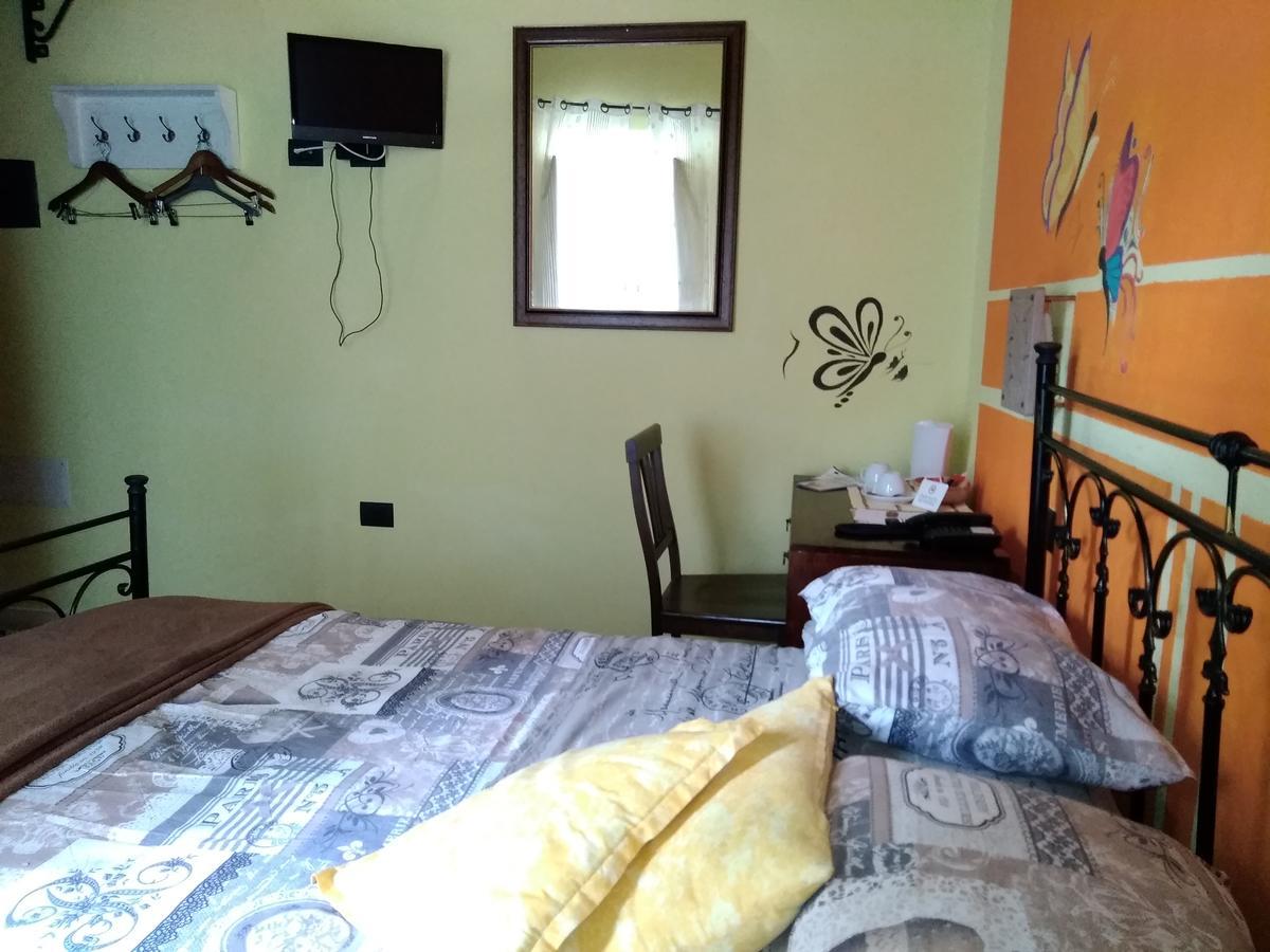 La Corte Di Lucina Terralba Bagian luar foto