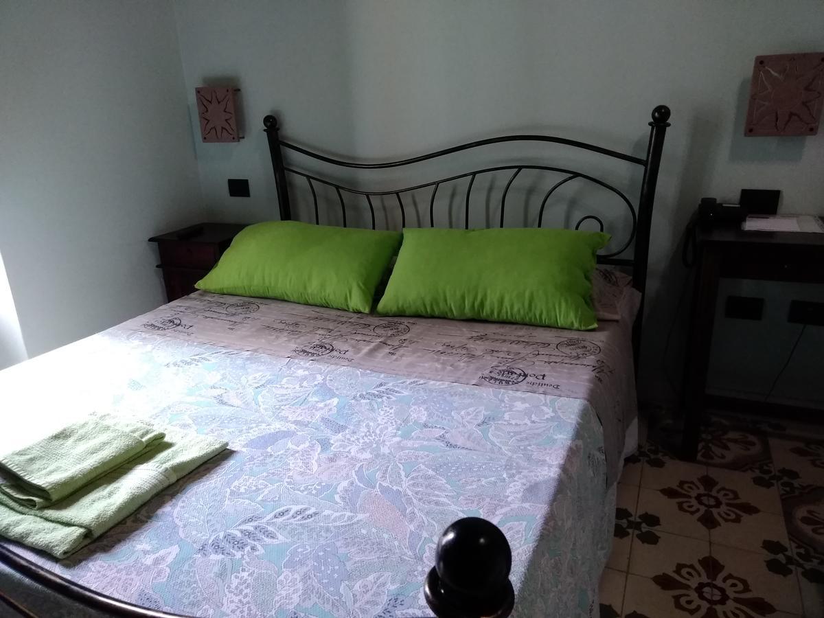 La Corte Di Lucina Terralba Bagian luar foto