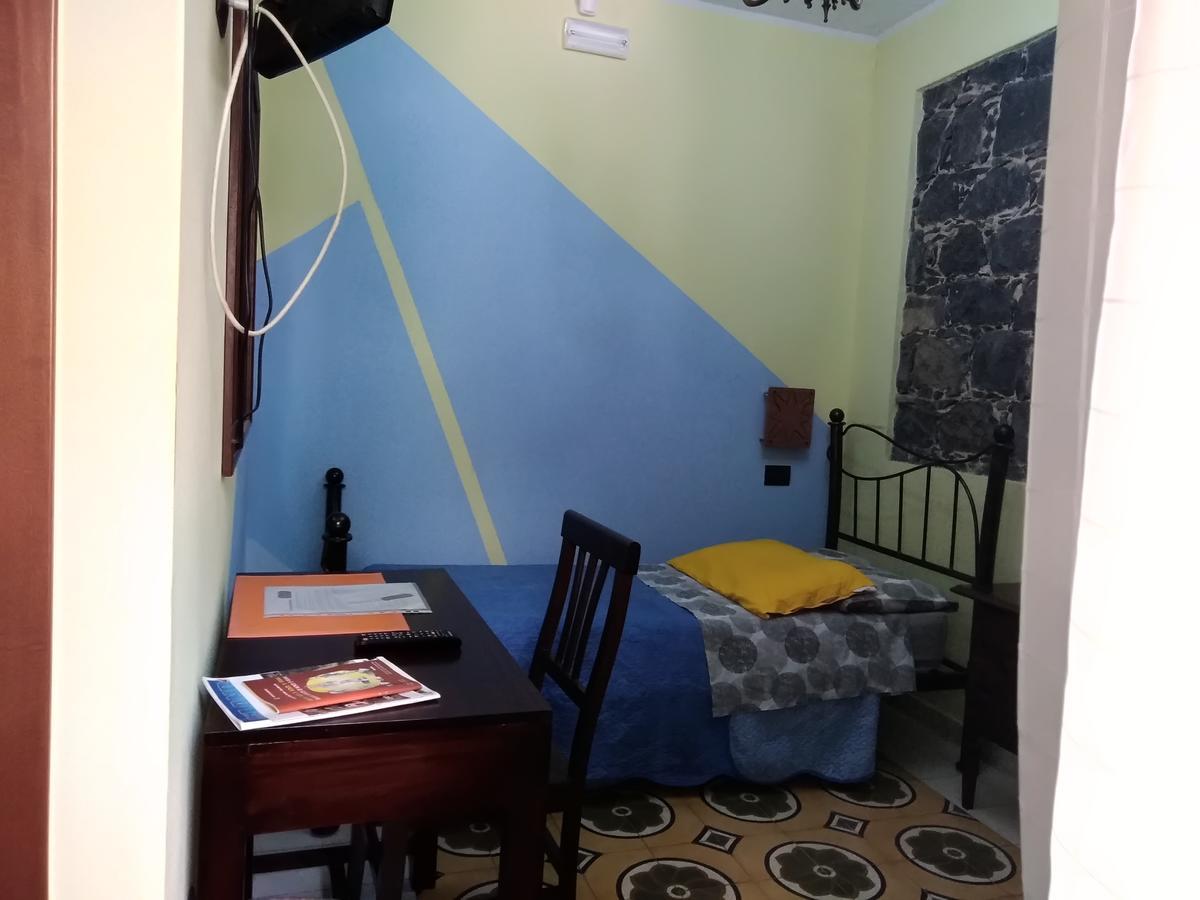 La Corte Di Lucina Terralba Bagian luar foto