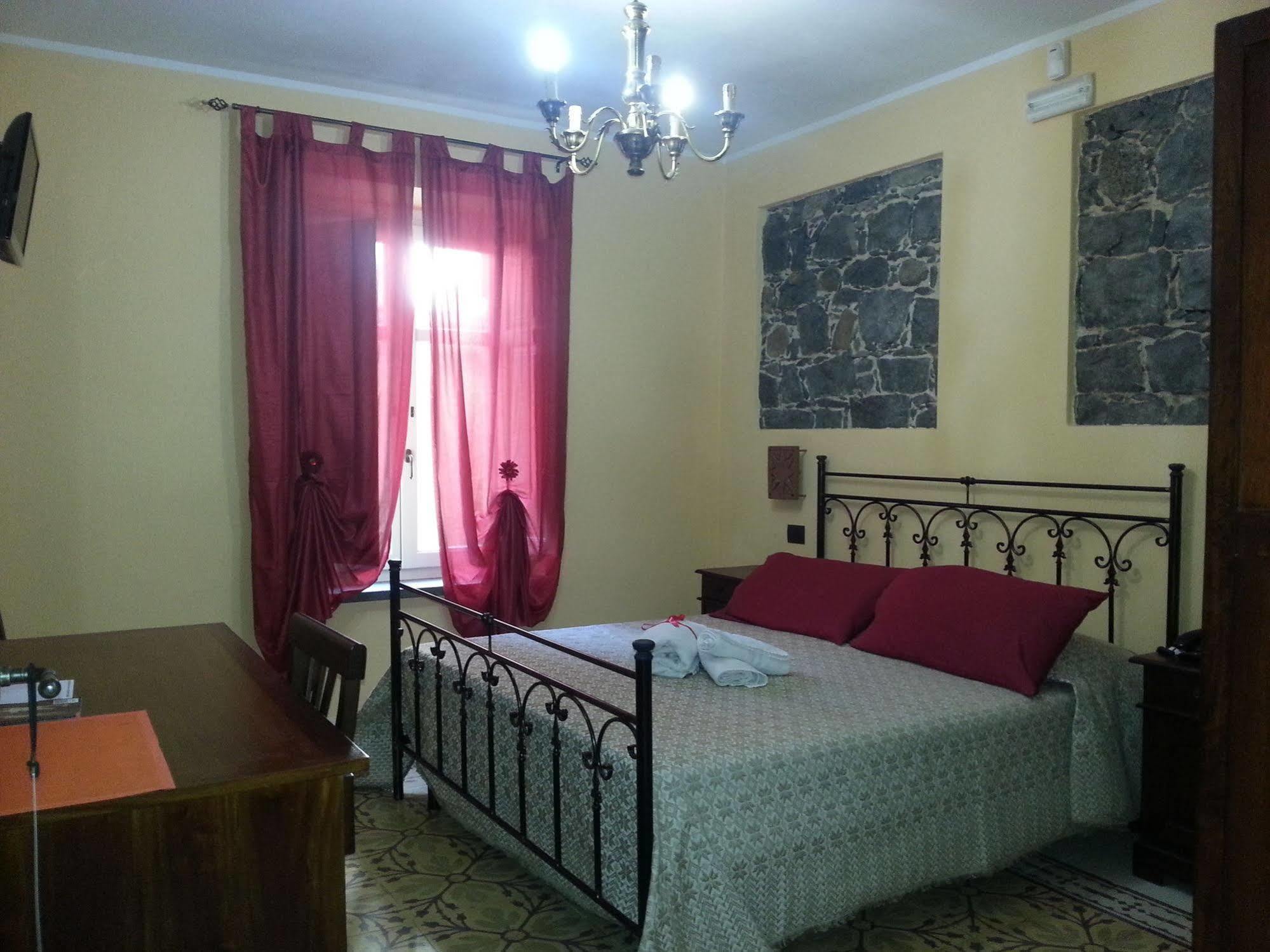 La Corte Di Lucina Terralba Bagian luar foto